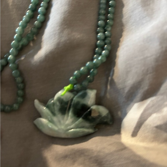 Green Jade Lotus Pendant Necklace - Picture 7 of 10